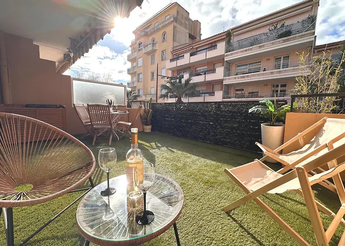 Lecactus Avec Terrasse Au Coeur De Ste-maxime