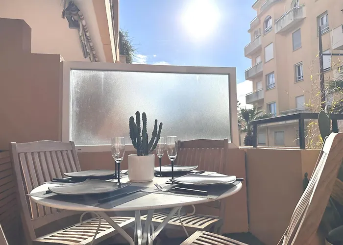 Apartment Lecactus Avec Terrasse Au Coeur De Ste-maxime *
