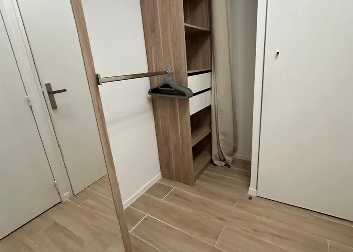 Nouveaute-charmant Lecactus Avec Terrasse Au Coeur De Ste-maxime * סן-מקסים