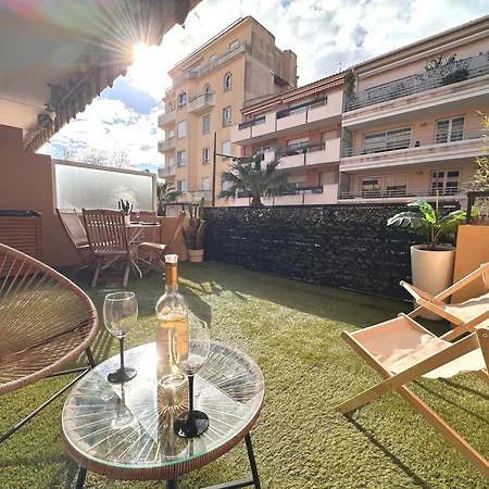 Nouveaute-charmant Lecactus Avec Terrasse Au Coeur De Ste-maxime