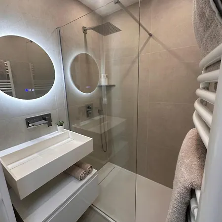 Lecactus Avec Terrasse Au Coeur De Ste-maxime Sainte-Maxime