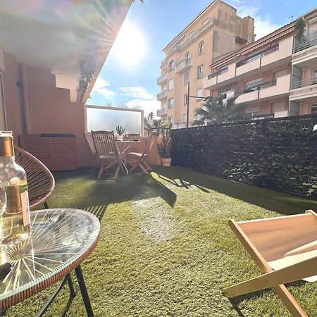 Nouveaute-charmant Lecactus Avec Terrasse Au Coeur De Ste-maxime Apartment