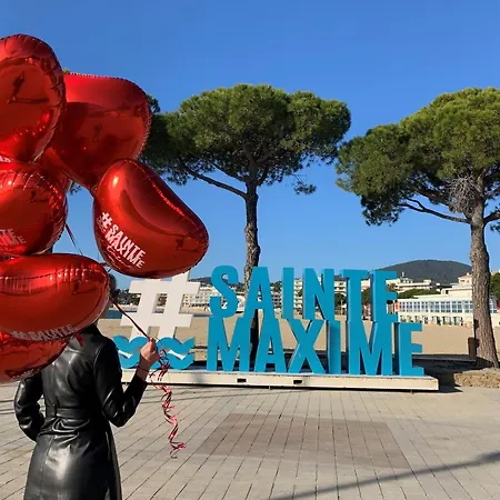 Daire Lecactus Avec Terrasse Au Coeur De Ste-maxime *