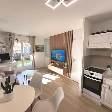 Nouveaute-charmant Lecactus Avec Terrasse Au Coeur De Ste-maxime