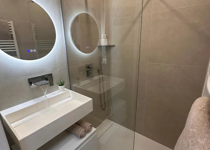 Nouveaute-charmant Lecactus Avec Terrasse Au Coeur De Ste-maxime サント・マキシム