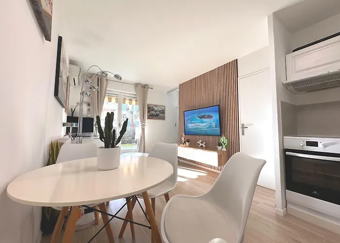 Nouveaute-charmant Lecactus Avec Terrasse Au Coeur De Ste-maxime *