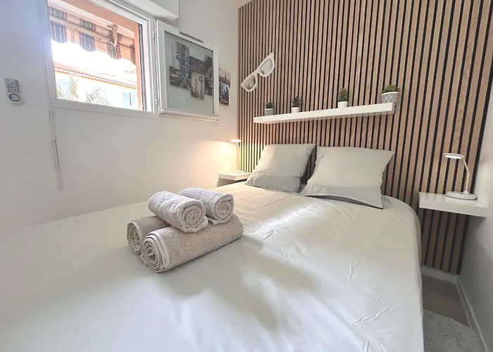 Apartamento Nouveaute-charmant Lecactus Avec Terrasse Au Coeur De Ste-maxime