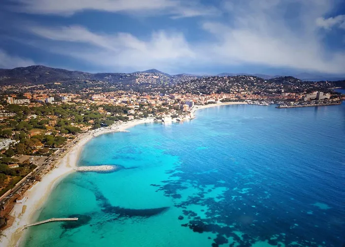 Apartamento Nouveaute-charmant Lecactus Avec Terrasse Au Coeur De Ste-maxime