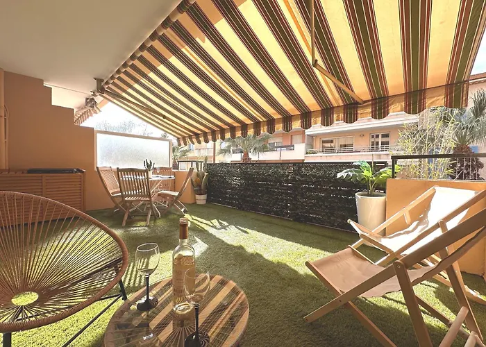 Lecactus Avec Terrasse Au Coeur De Ste-maxime Sainte-Maxime